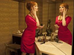 Joan Holloway (později Harris) (Christina Hendricks)