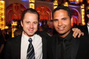 Michael Pena a Giovanni Ribisi - oba dva jsou členy Scientologické církve