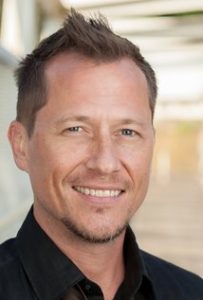 Corin Nemec – americký herec a člen scientologické církve, kterého můžete znát z jedné z hlavních rolí v kultovním televizním seriálu STARGATE SG-1